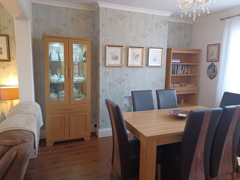 7 Cromwell Gardens - 2 Bed House * Scarborough